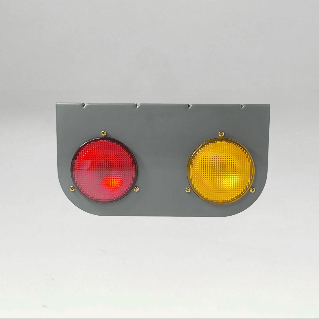 Combination lamp with bracket